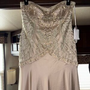 Sue Wong Elegant Cream‎ Evening Gown
